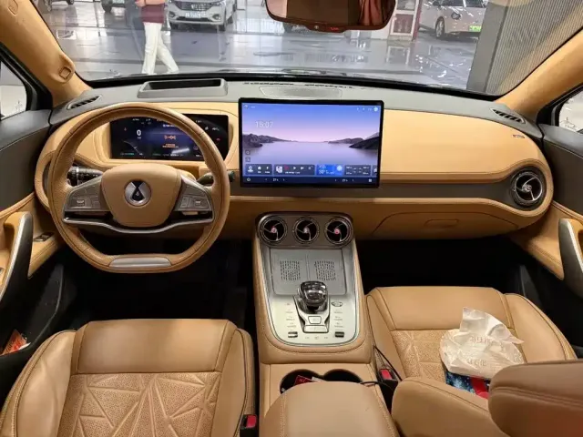 Denza Denza N8 2023 Model AWD Super Hybrid Flagship 7-Seater — Фото автомобиля 5