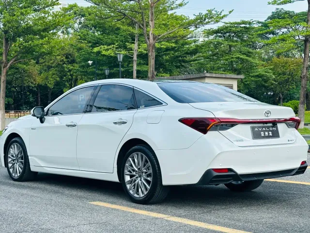 Toyota Avalon 2024 Hybrid 2.0L Luxury Edition — Фото автомобиля 6