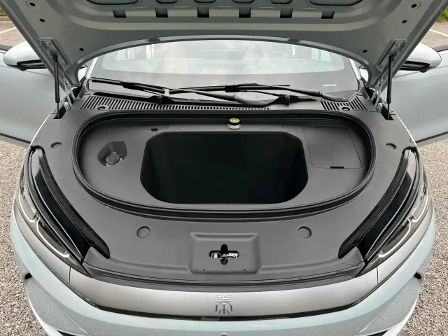 BYD Qin L — Фото автомобиля 19