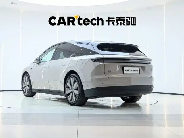 Li Auto Li Auto i6 2025 4WD Base Model — Фото автомобиля 3