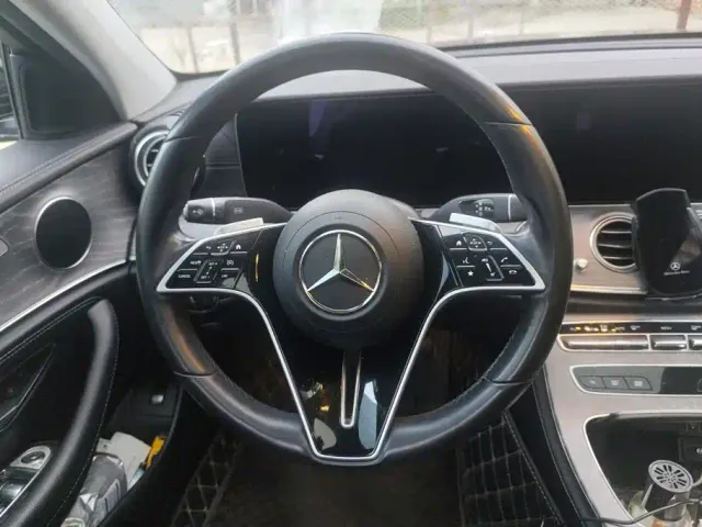 Mercedes-Benz E-Class — Фото автомобиля 15