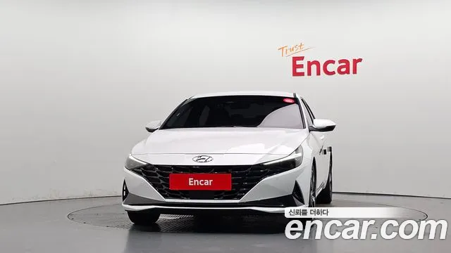 Hyundai Avante CN7 — Фото автомобиля 3