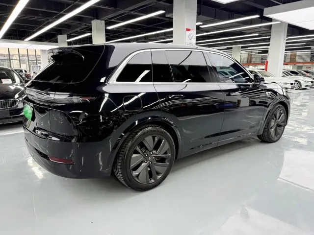 Li Auto L7 — Фото автомобиля 15
