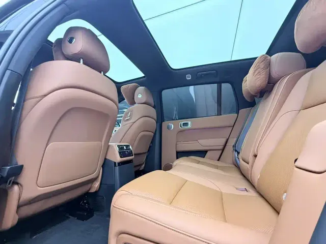 Li Auto L7 — Фото автомобиля 18