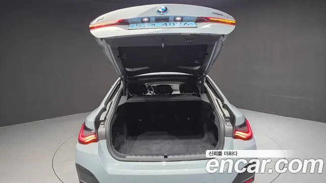 BMW i4 — Фото автомобиля 17