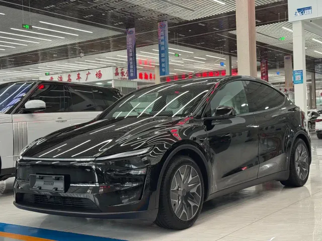 Фотография автомобиля — Tesla Model Y L