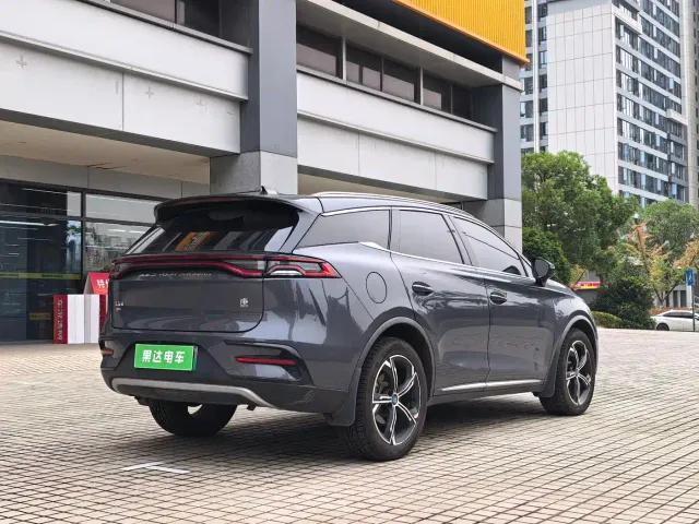 BYD Tang — Фото автомобиля 4