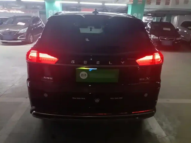 Geely Boyue — Фото автомобиля 5