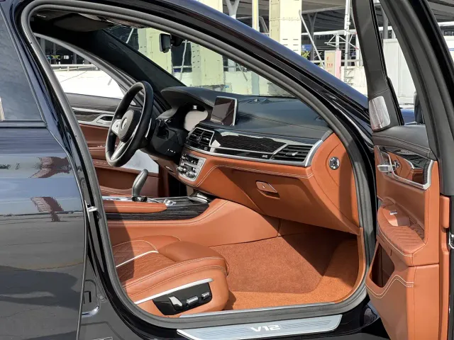 BMW 7 Series — Фото автомобиля 7