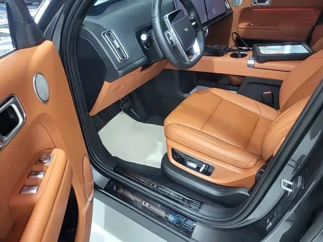 Li Auto L8 — Фото автомобиля 14