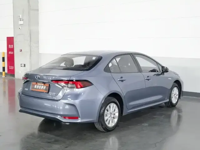 Toyota Corolla 2021 Hybrid 1.8L E-CVT Pioneer Edition — Фото автомобиля 2