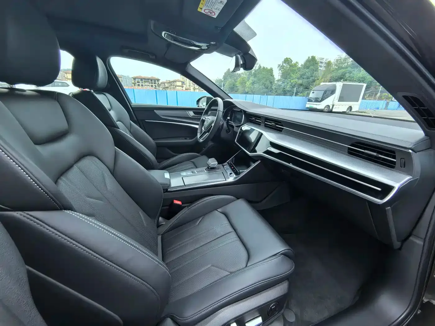 Audi Audi A6L 2025 40 TFSI Luxury Sport — Фото автомобиля 6