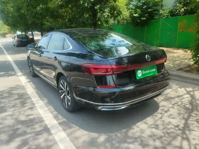 Volkswagen Passat — Фото автомобиля 4