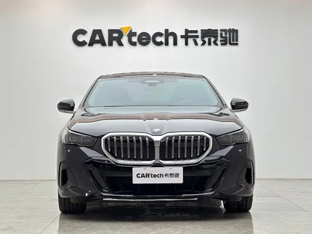 BMW 5 Series — Фото автомобиля 7