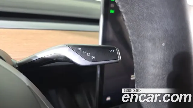 Tesla Model Y — Фото автомобиля 12