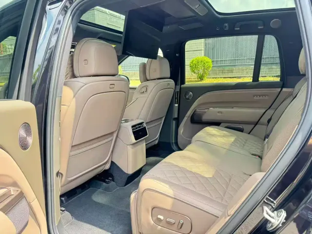 Li Auto L8 — Фото автомобиля 5
