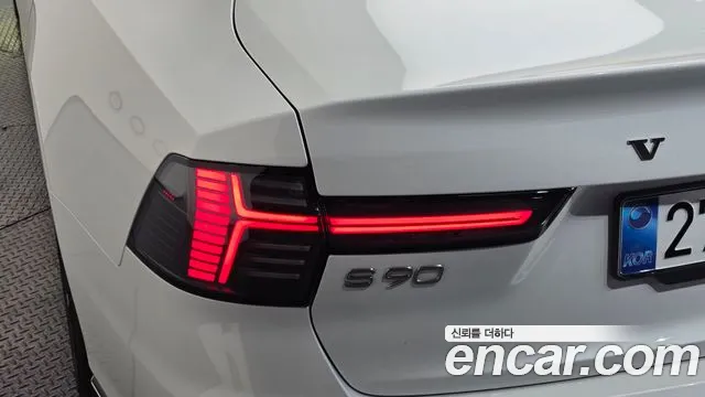 Volvo S90 — Фото автомобиля 8