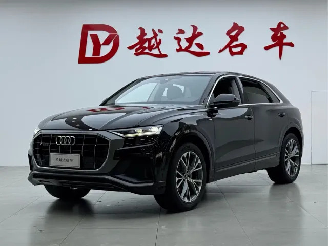 Фотография автомобиля — Audi Q8