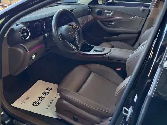Mercedes-Benz E-Class — Фото автомобиля 4