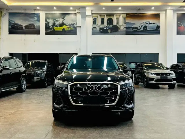 Audi Q7 — Фото автомобиля 2