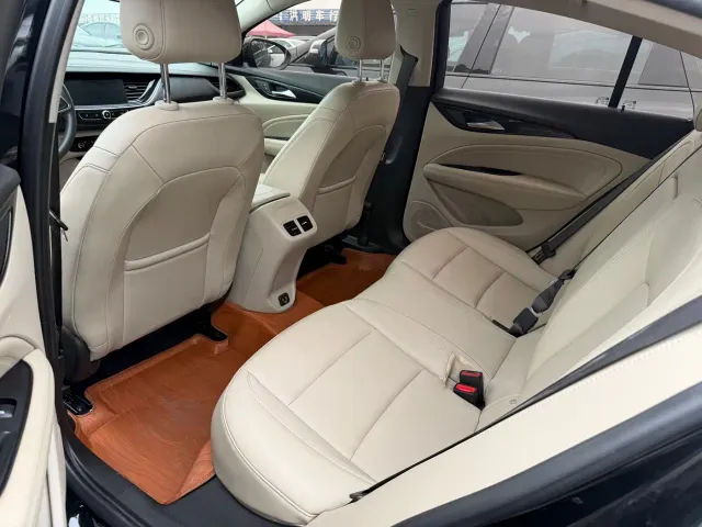 Buick Regal — Фото автомобиля 14