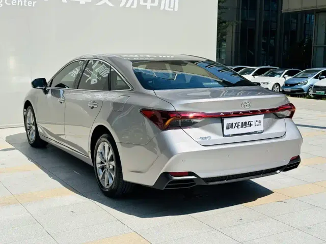 Toyota Avalon — Фото автомобиля 16