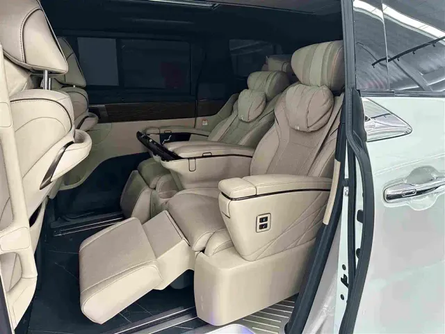 Toyota Alphard — Фото автомобиля 9