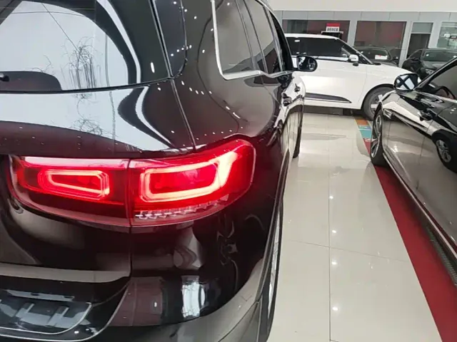 Mercedes-Benz GLB-Class — Фото автомобиля 7
