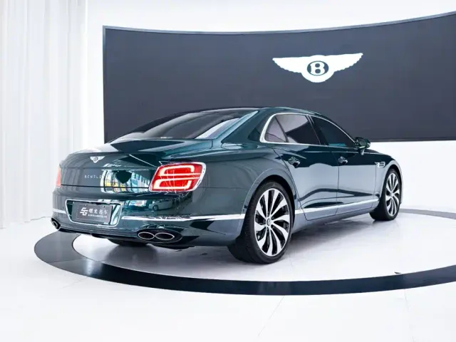 Bentley Flying Spur — Фото автомобиля 4