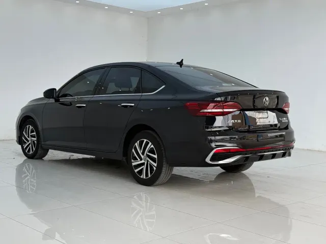 Volkswagen Lavida — Фото автомобиля 15
