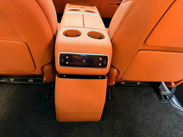 Li Auto L9 — Фото автомобиля 14