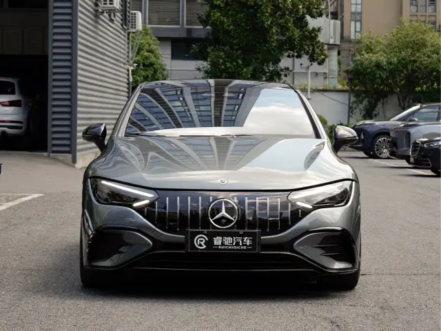 Mercedes-Benz EQE AMG — Фото автомобиля 2