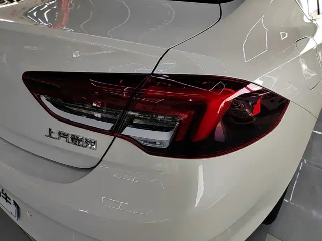 Buick Regal — Фото автомобиля 7