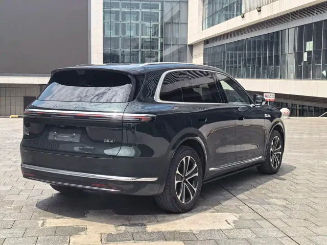 Aito M7 — Фото автомобиля 6