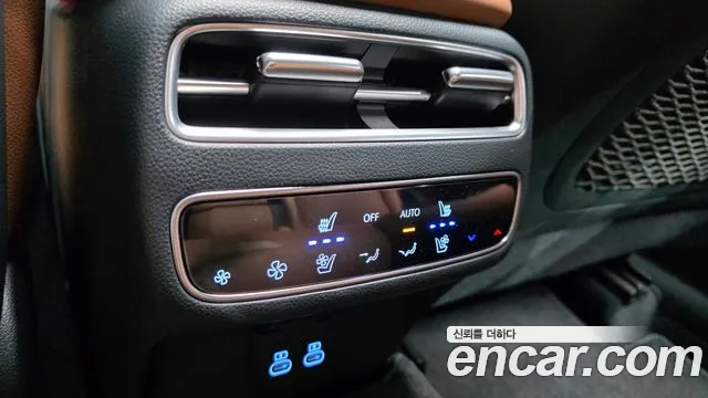 Genesis GV70 2.5T Бензин 2WD — Фото автомобиля 5