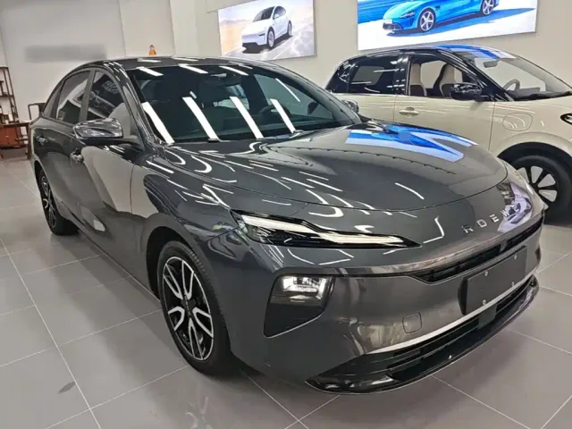Roewe D6 — Фото автомобиля 3