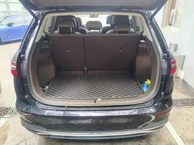 Volkswagen Viloran 2024 380TSI Executive Edition — Фото автомобиля 5