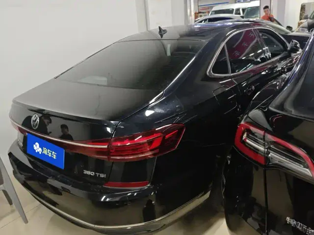 Volkswagen Passat — Фото автомобиля 3