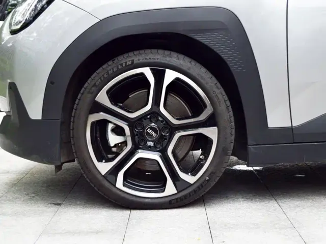 MINI Electric MINI ACEMAN — Фото автомобиля 7