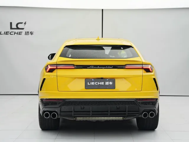 Lamborghini Urus — Фото автомобиля 4