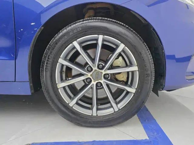 Geely Borui — Фото автомобиля 6