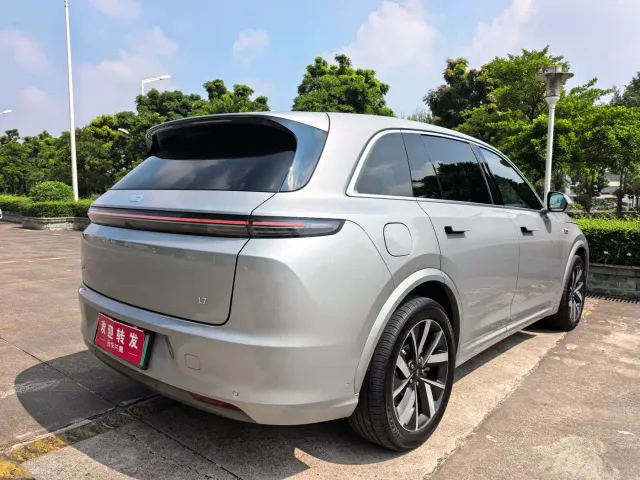 Li Auto L7 — Фото автомобиля 6