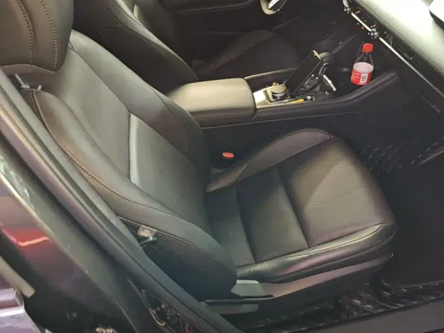 Mazda Axela — Фото автомобиля 24