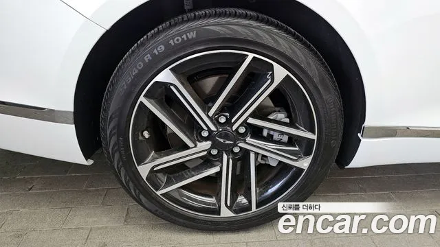 Genesis G80 Бензин 2.5 турбо 2WD — Фото автомобиля 5