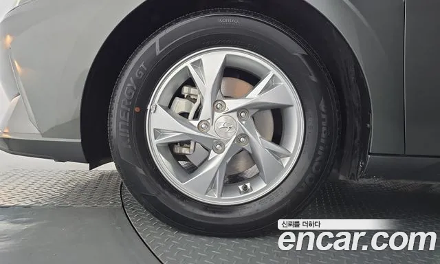 Hyundai Avante CN7 — Фото автомобиля 5