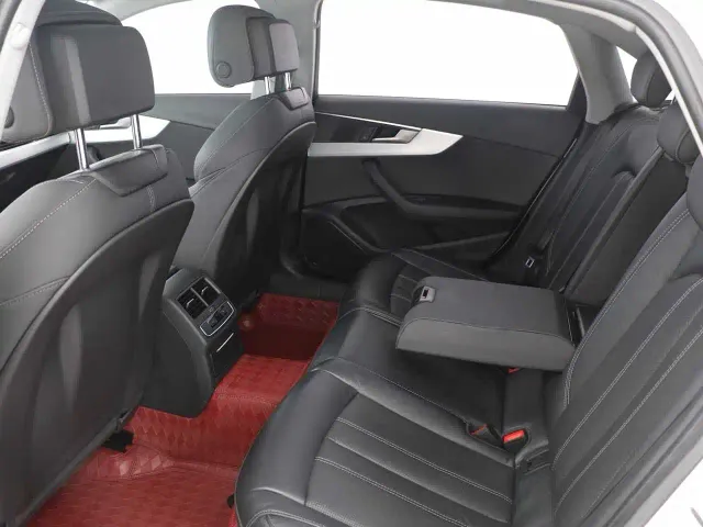 Audi A4L — Фото автомобиля 12