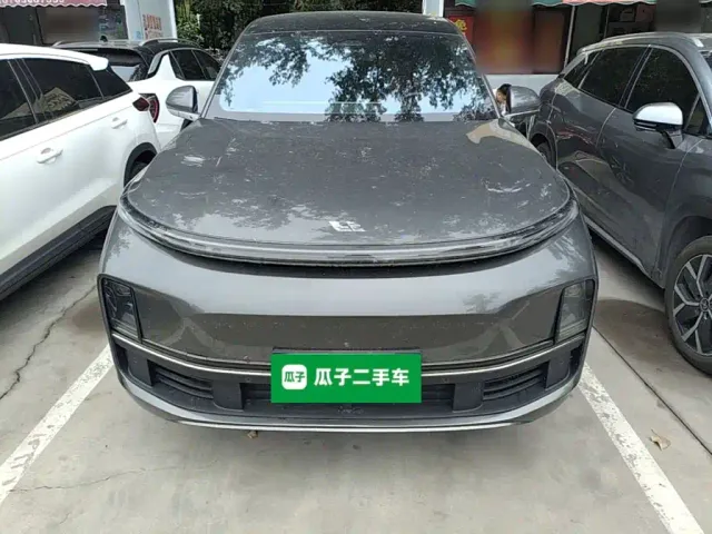 Li Auto L8 — Фото автомобиля 2