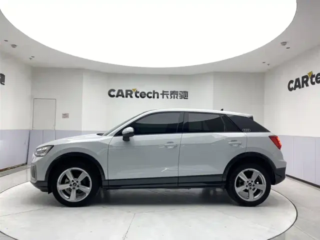 Audi Q2L — Фото автомобиля 8