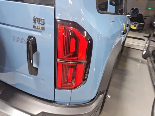 BYD FangChengBao Leopard 5 — Фото автомобиля 7