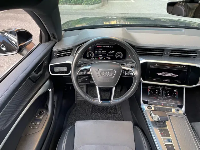 Audi A6L — Фото автомобиля 11